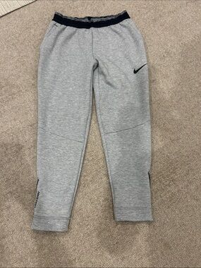 Nike thermafit Gray Sweatpants with Black Swoosh